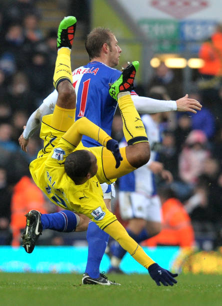 哈登状态低迷，快船是否有必要继续让他留在场上？.