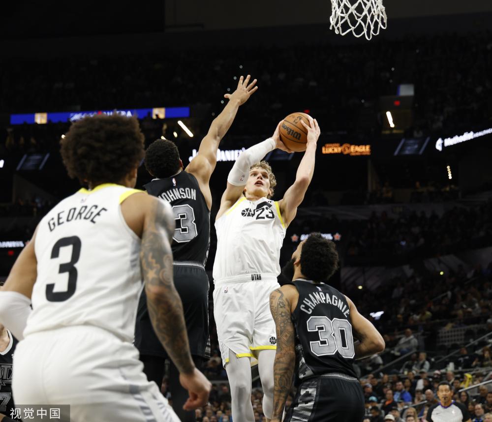 的发球为自 的发球为自