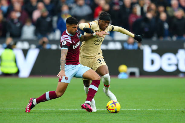 着纽卡斯尔 着纽卡斯尔