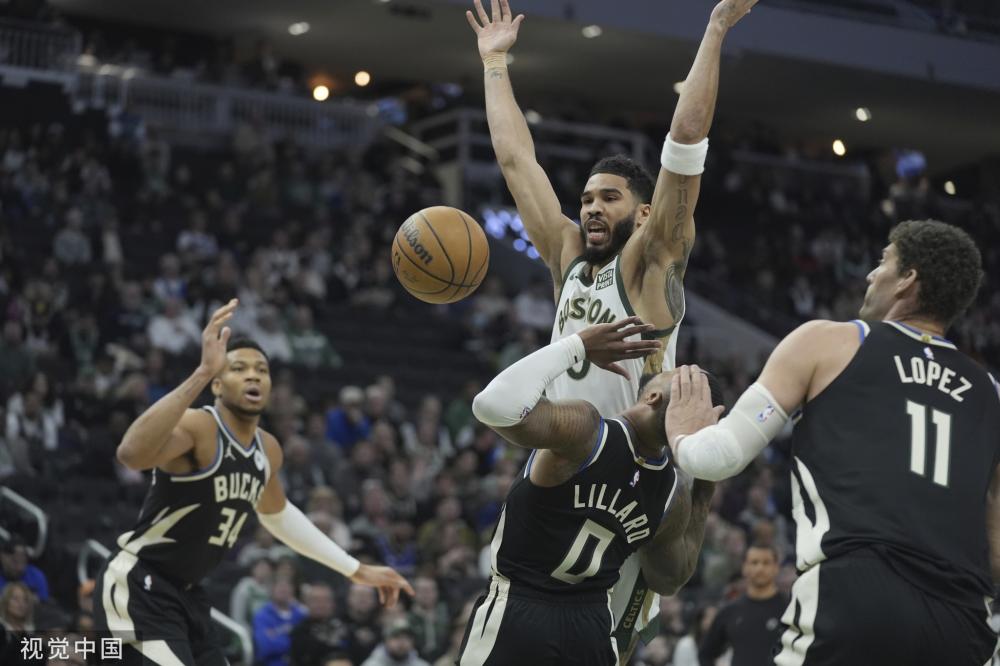 一名年轻球 一名年轻球